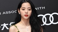 欧阳娜娜回应学位风波：没拿学士学位是自己选择