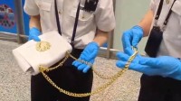 给挎包换上大金链子！旅客把799克黄金制成挎包链条入境被查