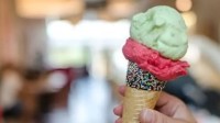 小伙吃冰淇淋后脑结冰？医生：不要在运动后猛吃冷饮